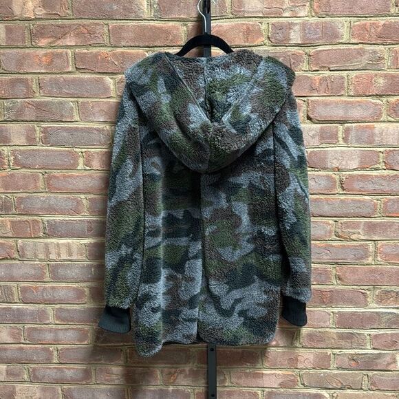 Hem & Thread Camouflage Hooded Sherpa Jacket OneSize - Picture 9 of 10